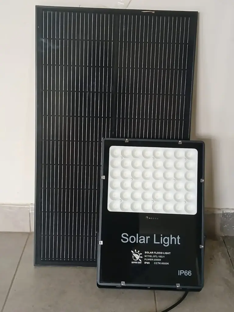 Solar Floodlight 2000 Watts